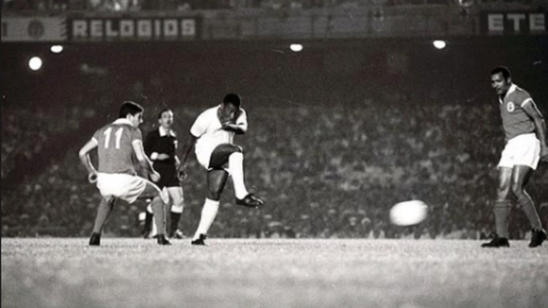 Quando Pelé Oscurò Eusébio